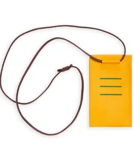 Etui-téléphone en Cuir de Veau Jaune par Carré Royal vu de face (AT732 Jaune)